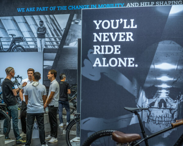 You never ride alone - Slogan auf der Eurobike